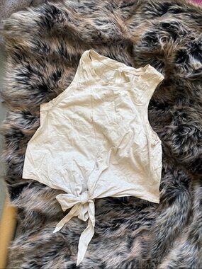 Lululemon cream Tie-Front Sleeveless Crop Top